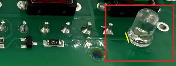 二极管扁平代表负极