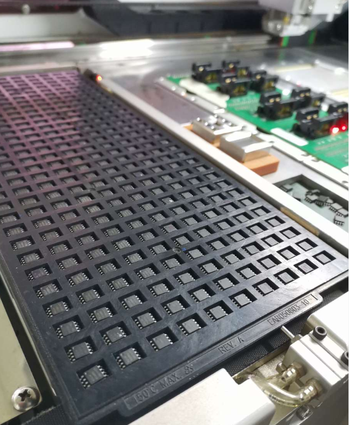 Automatic IC Programming Machine